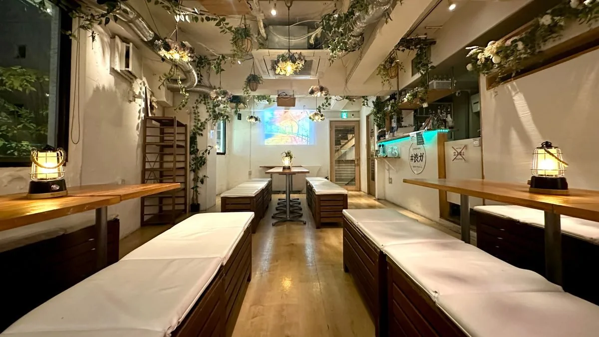 渋谷ガーデンルーム3F ランタン&プロジェクター店内全景