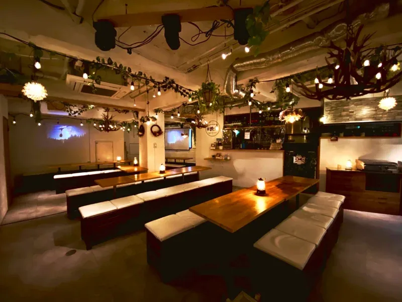 「渋谷ガーデンルーム3F」は、貸切に特化したおしゃれ居酒屋です!
貸切100人パーティーはお任せください!BBQコースございます!