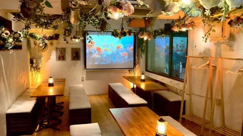 渋谷の貸切でキックオフイベントなら『渋谷ガーデンルーム3F』がおすすめ♪オシャレな空間で貸切が出来るので盛り上がること間違いなし!貸切でのご利用で音響機器やマイク・プロジェクタ―・カラオケ・ゲーム機などが【無料】でご利用いただけます!
