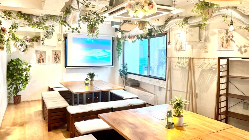 「渋谷ガーデンルーム」は、貸切に特化したおしゃれ居酒屋です！
貸切のご利用でマイク・プロジェクター・音響機器などがご利用いただけます！
同窓会の貸切は当店にお任せください！